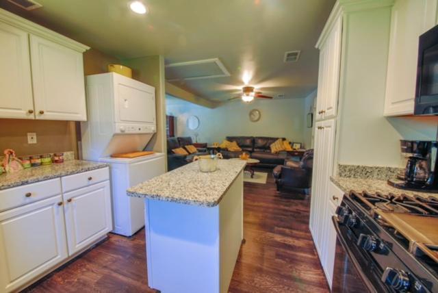 Historic Town Square Bungalow In Heart Of Brighton Atoka المظهر الخارجي الصورة